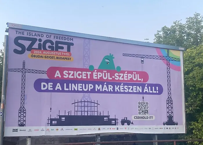 Apartment Next To River